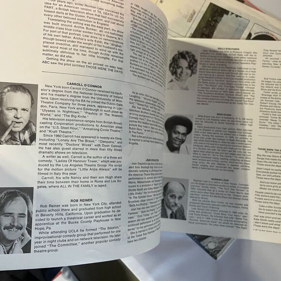 All In The Family TV SOUNDTRACK Used Vinyl Record with Booklet COLLECTORS SHAPE - Picture 7 of 9